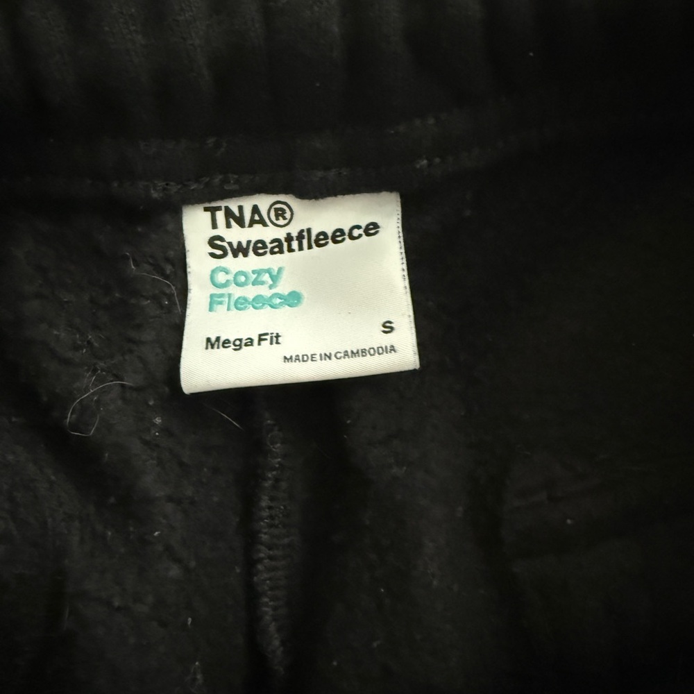 TNA Cozy Black Sweatfleece